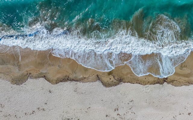 Almуros Beach Resort and Spa