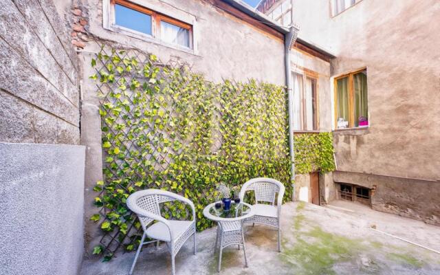 H&B apartments Izashvili