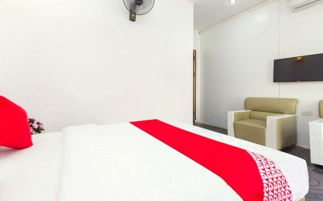 OYO 889 Ha Vy Motel