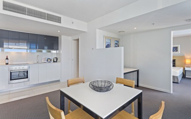 H Residences by Holiday Holiday