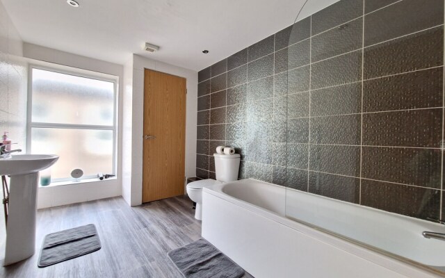 Dysa Promenade Apartments