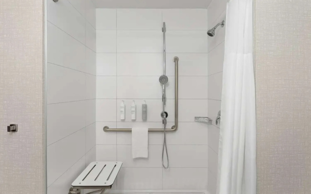Hampton Inn By Hilton Cornwall