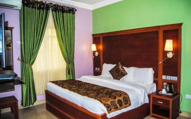Royal Jatoz Hotels