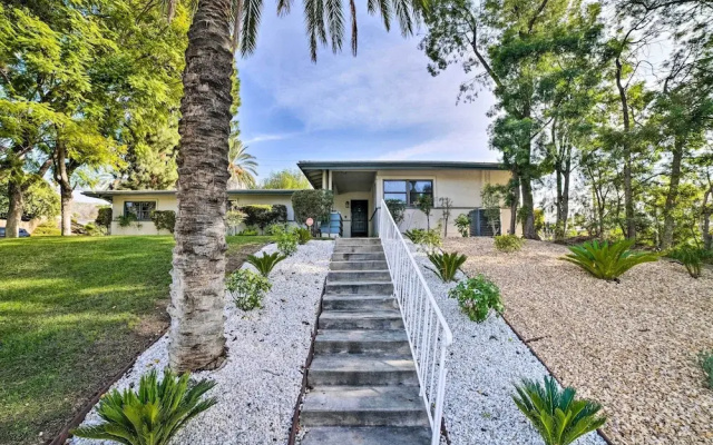Spacious Riverside Home w/ Game Room & Yard