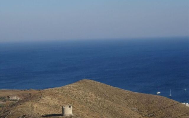 Caldera sky & sea
