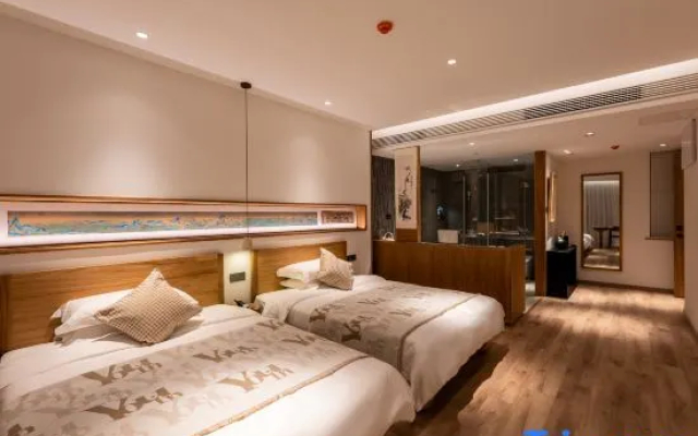 Read Life Hotel