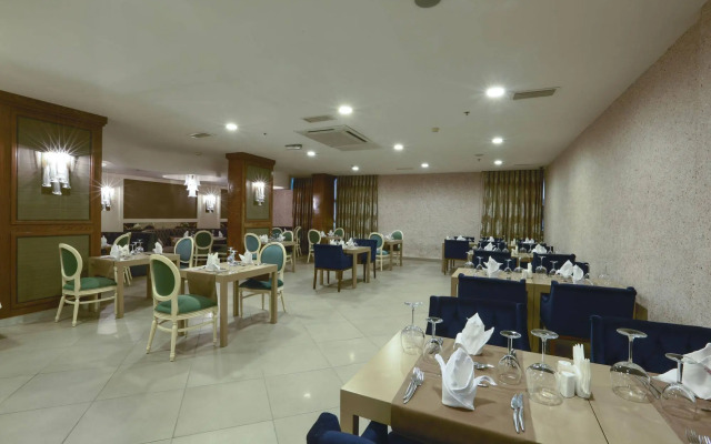 Insula Resort & Spa