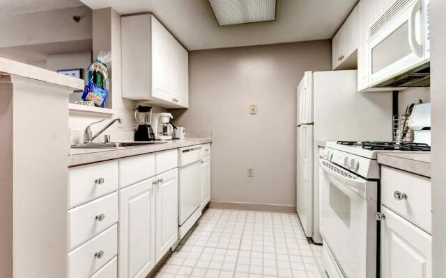 Global Luxury Suites at Via Marina