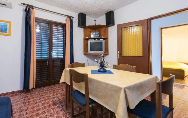 Nice Home in Potomje With Wifi and 3 Bedrooms