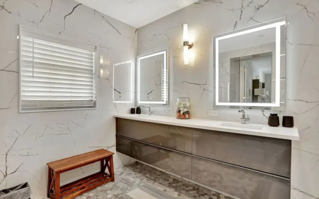 Ocean Breeze Villa 3 Bdr, Pool