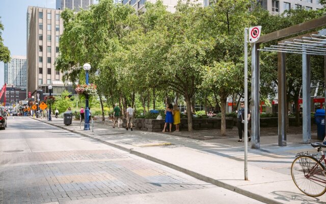 Yorkville Plaza by QuickStay