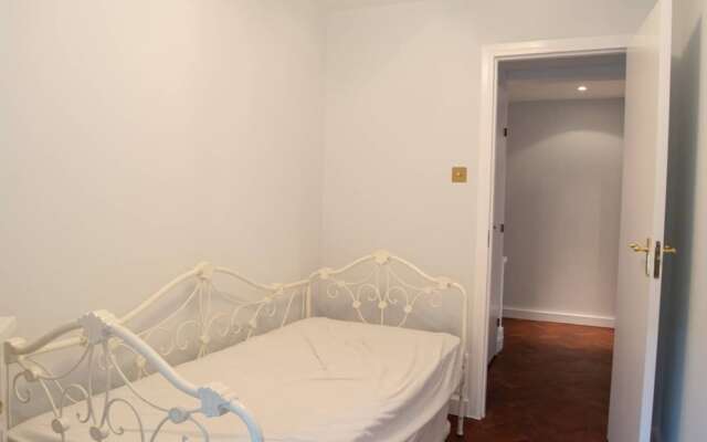 Spacious Holborn Apartment Close to Tube
