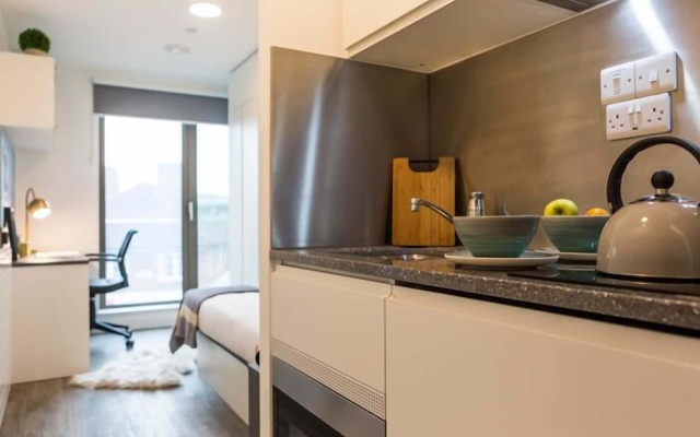 Student only Modern Studio at White city