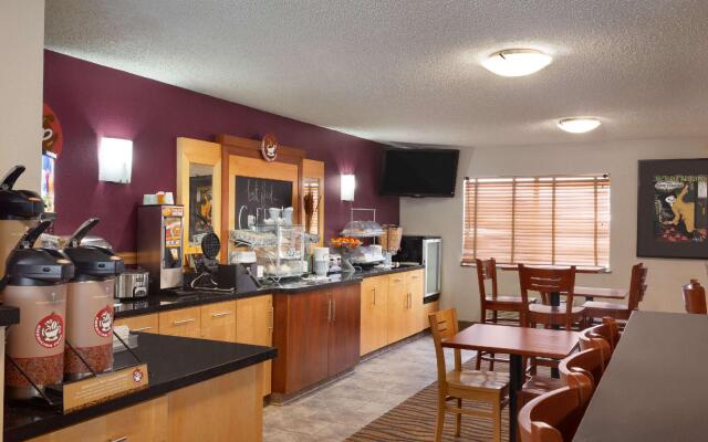 Sleep Inn & Suites Salina I-135