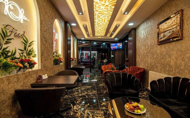 Historia Hotel
