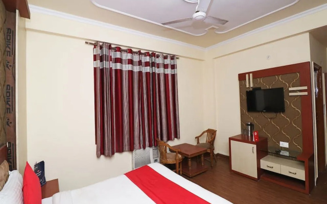 Collection O 7440 Hotel Paradise