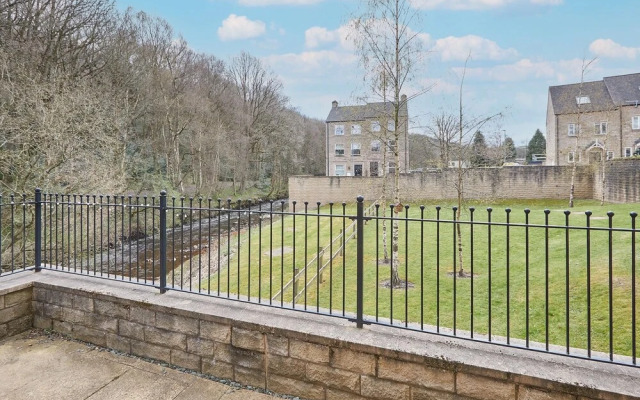 57 Woodland View in Holmfirth