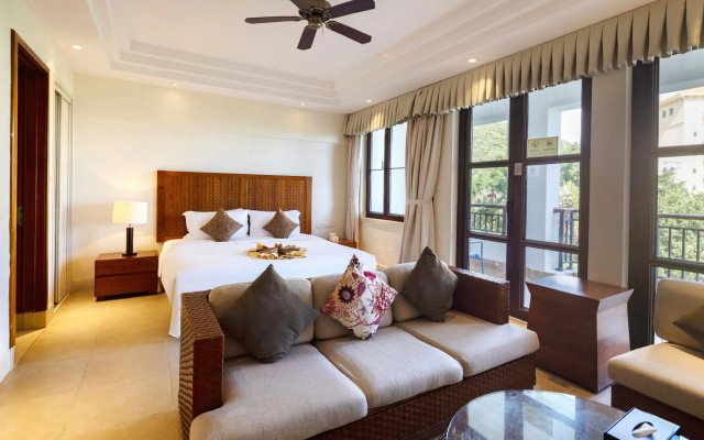 Aegean Conifer Suites Resort Sanya