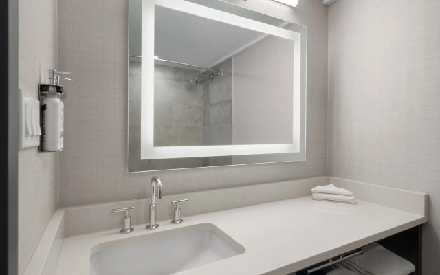 Holiday Inn Calgary-Airport by IHG