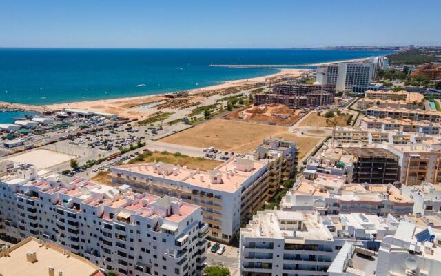 1BR Infante Flat in Quarteira by LovelyStay