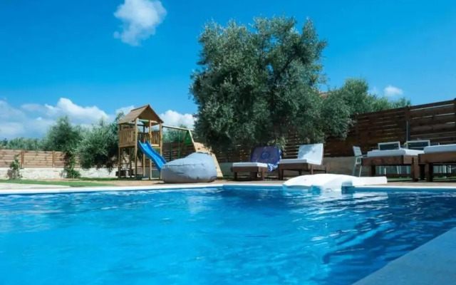 Villa Prima - With Private Heated Pool