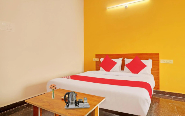 OYO Flagship 80633 Sai Mansion