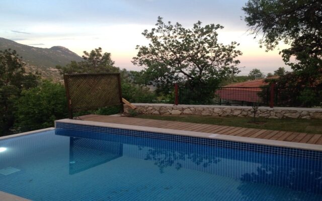 Kleo Cottages