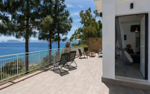 Villa's apartment on the beach, swimming pool A/C