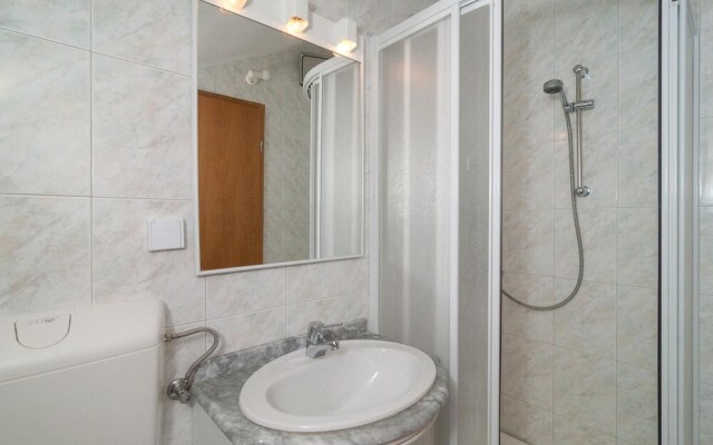 Nice Apartment in Supetar With 3 Bedrooms, Wifi and Outdoor Swimming Pool