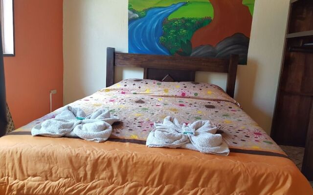 Que Tuanis Hostel Monteverde