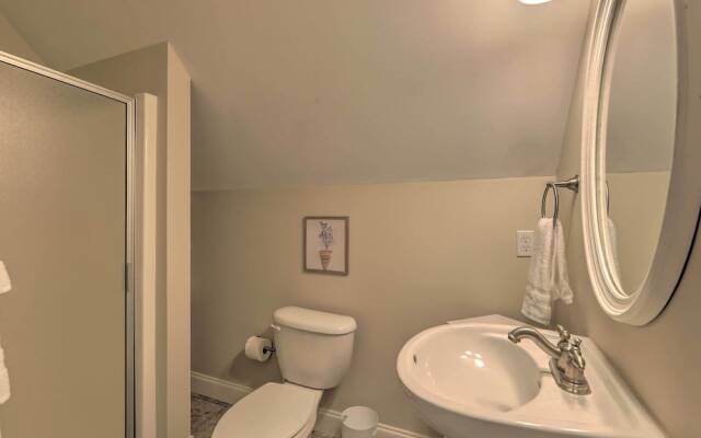 Waterfront Eatonton Escape w/ Private Hot Tub!