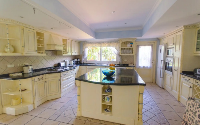 Villa Shayna