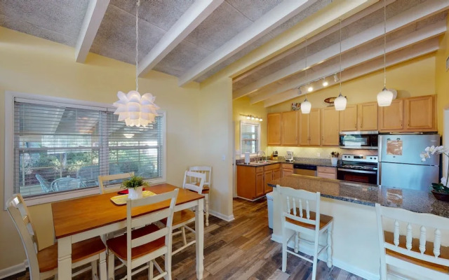 Mellow Yellow 3 Bedroom Home
