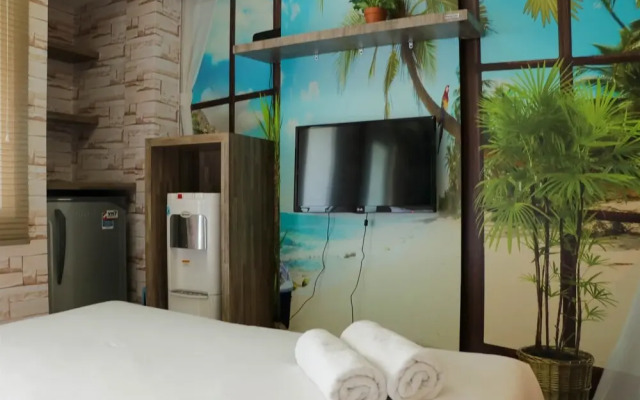 Nice And Strategic Studio At Green Pramuka Apartment