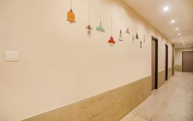 Fabhotel The Grand Suites