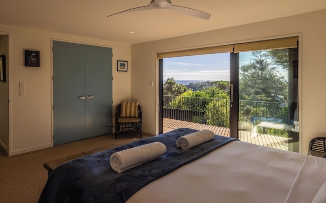 Hekereua Heights - Spa & Ocean Views – Guest Rooms – Ostend