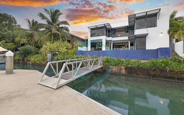 ZENLUX INFINITY - 4BR with Private Pool