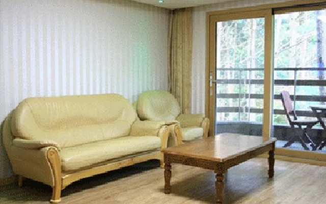 Eastern Park Resort