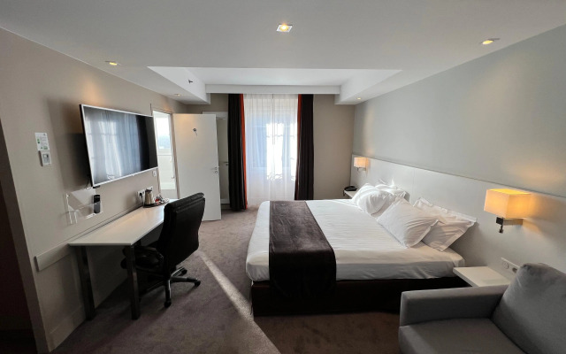 Holiday Inn Paris - Auteuil by IHG
