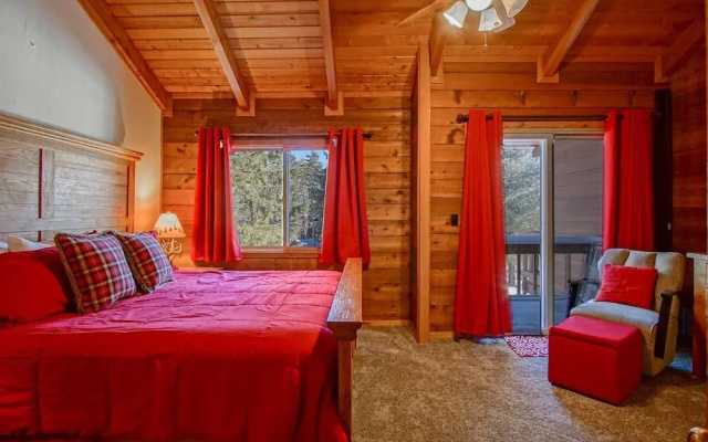 2 Br Plus Loft: Powder Monkey 2