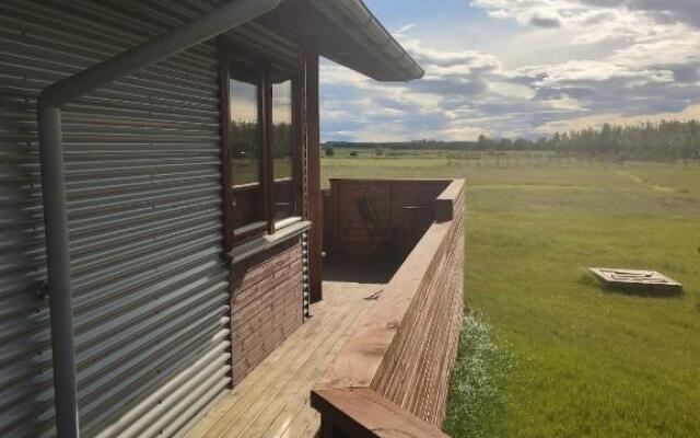 Bright and Peaceful Cabin with Views & Hot Tub