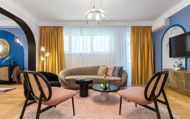 Modern 3 BR Flat on the Edge of Old Town