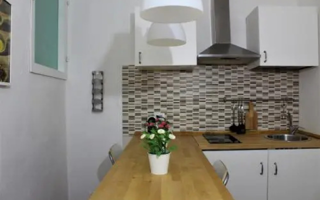 Crystal Ship Apartment