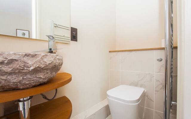 Newly Renovated 2 Bed in Wimbledon Village