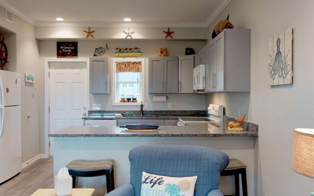 41ir: Beach  3 Bedroom Condo