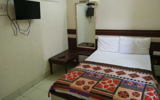 Iroomz Sri Balaji Residency