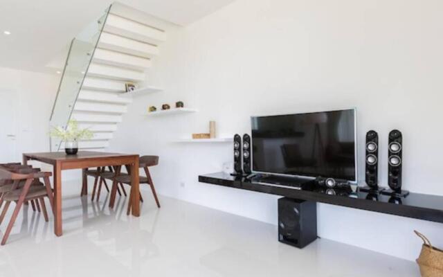 **75% DISCOUNT** 3 Bed/4 Bath SEA VIEWS BIG GARDEN