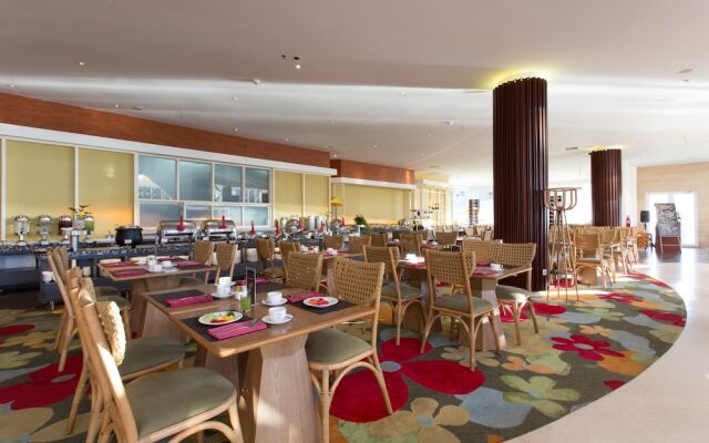 Amartahills Hotel & Resort