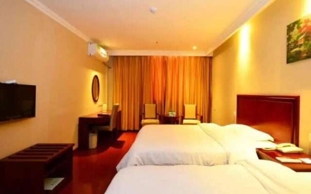 GreenTree Inn Lianyungang Donghai New Bus Station Express Hotel