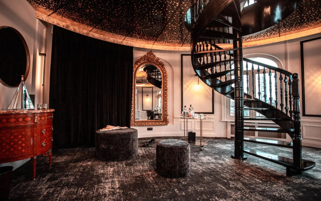 Hotel Carlton